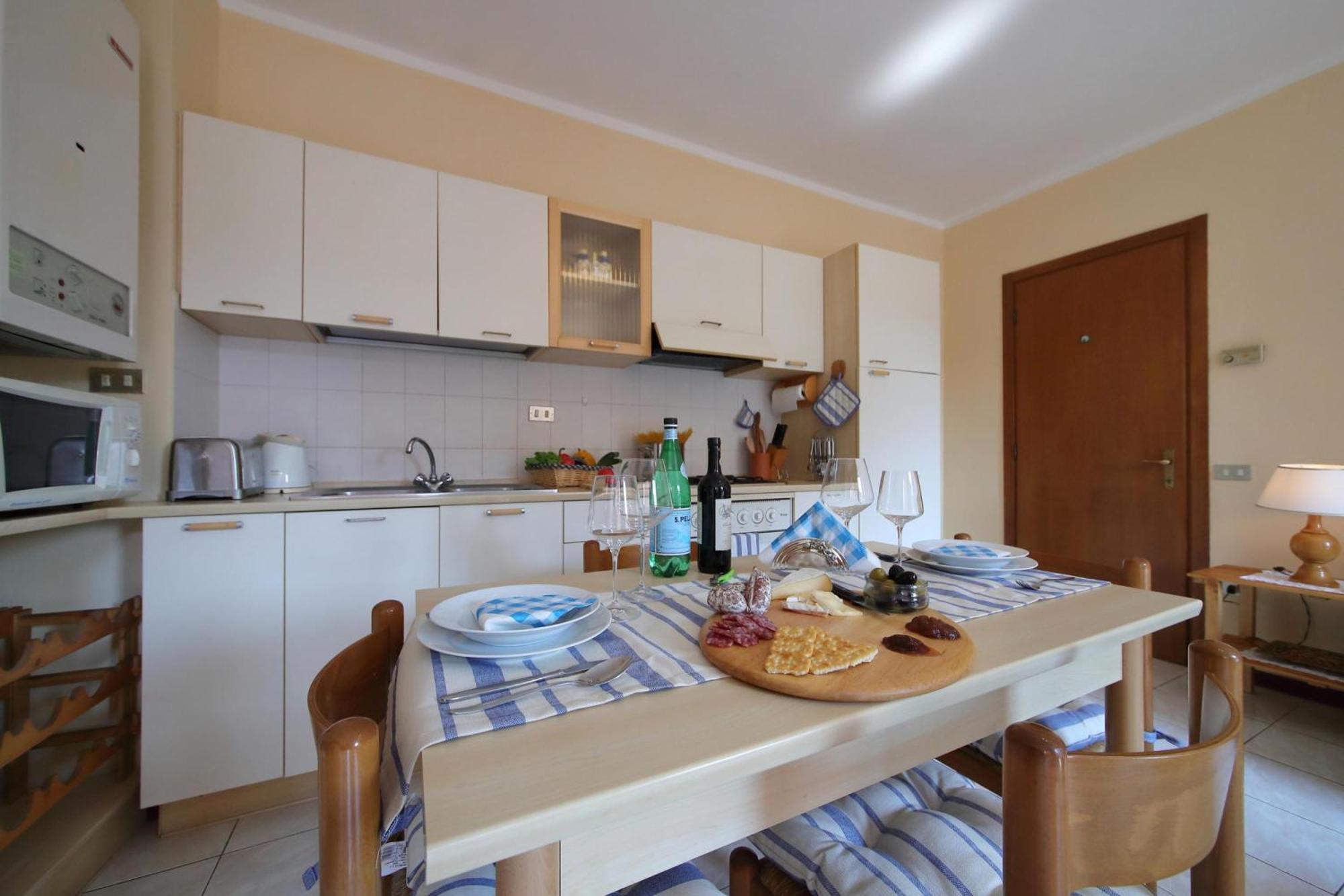 Petalo Bianco 100M From Lake - Happy Rentals バヴェーノ エクステリア 写真